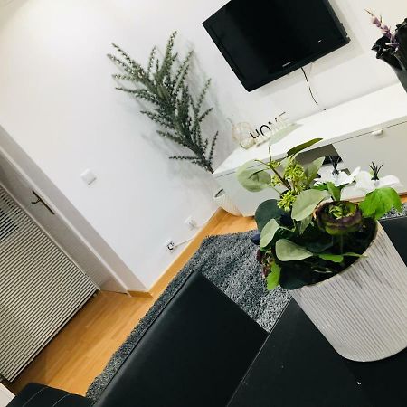 Apartamento Good Vibes Lägenhet Zaragoza Exteriör bild