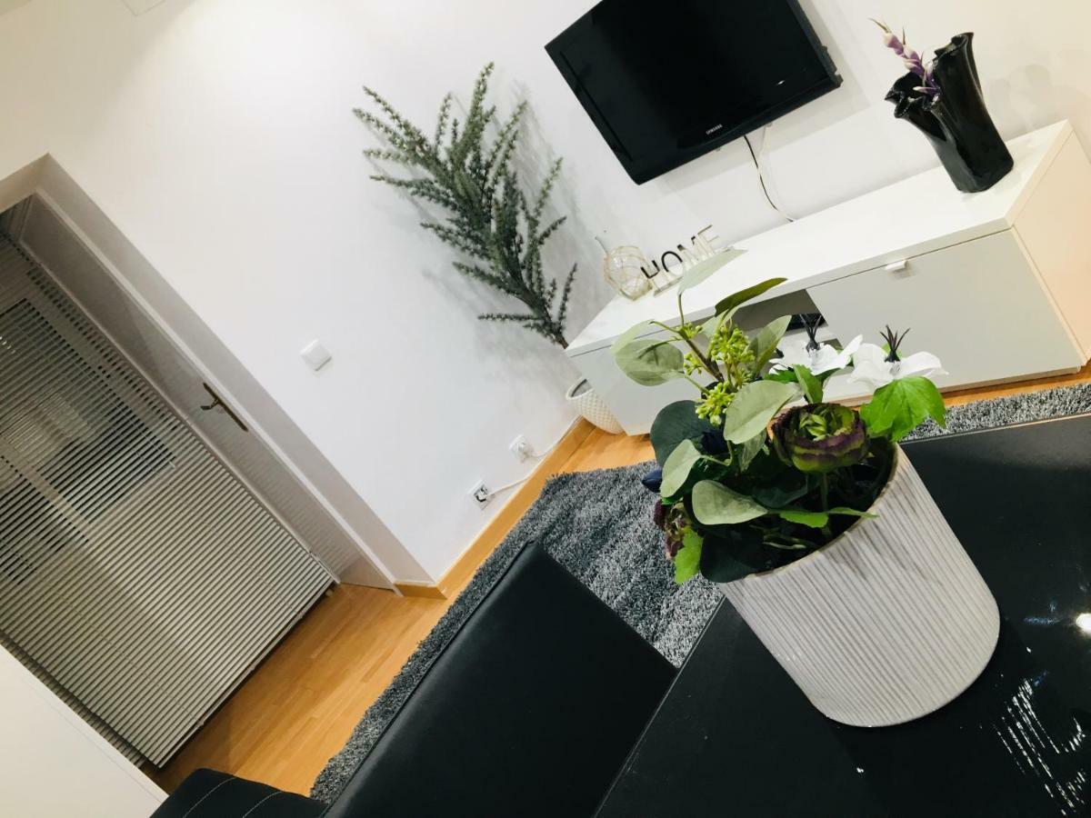Apartamento Good Vibes Lägenhet Zaragoza Exteriör bild